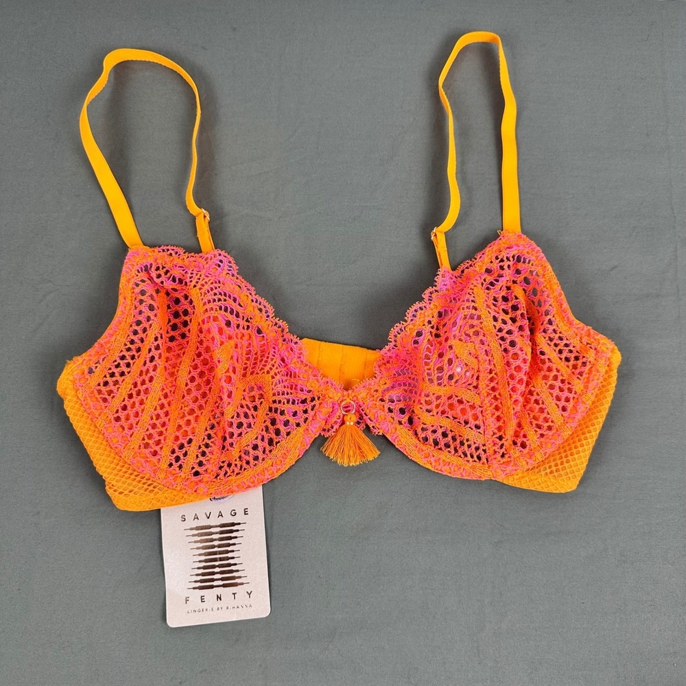 Savage X Fenty Stranded In Lace Crochet Plunge Bra Orange Cream Size 32D
NWT